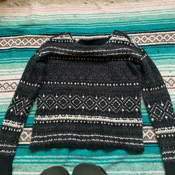 American Eagle Patterned Sweater - Picture 2 of 3